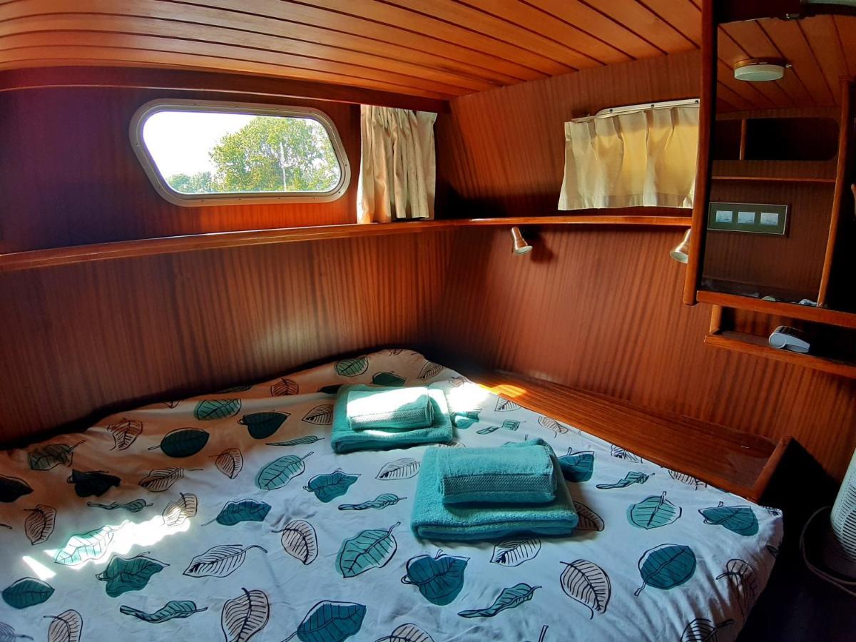 Motor Yacht Amstelle Hotel Amsterdam Bagian luar foto