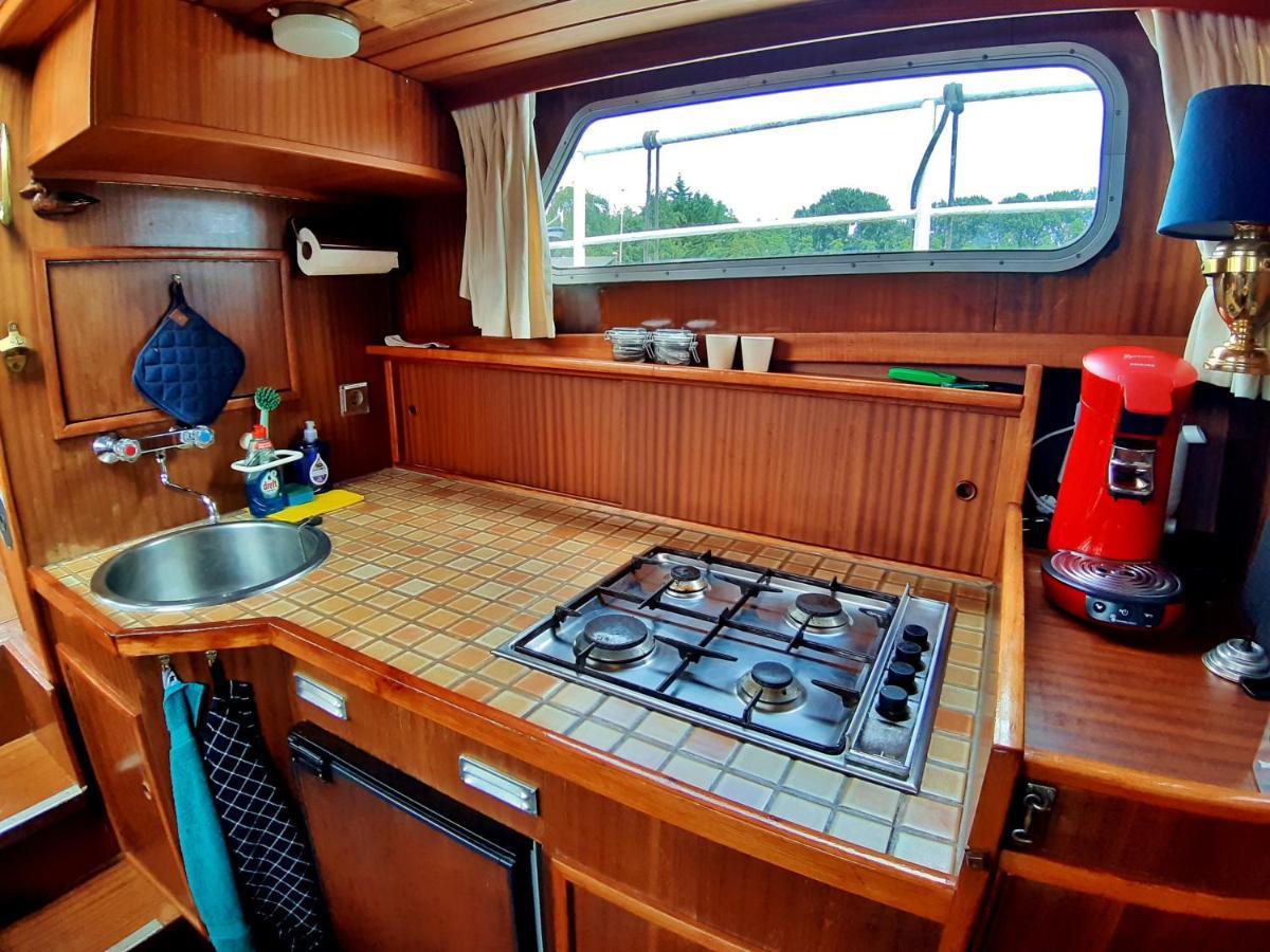 Motor Yacht Amstelle Hotel Amsterdam Bagian luar foto