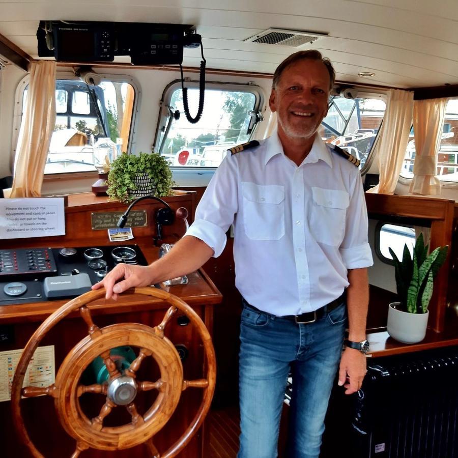 Motor Yacht Amstelle Hotel Amsterdam Bagian luar foto